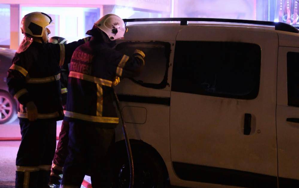 Araç yangınında itfaiye eri ve kameramanın ölümden döndüğü an 7